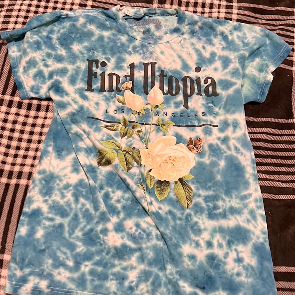 Graphic tee